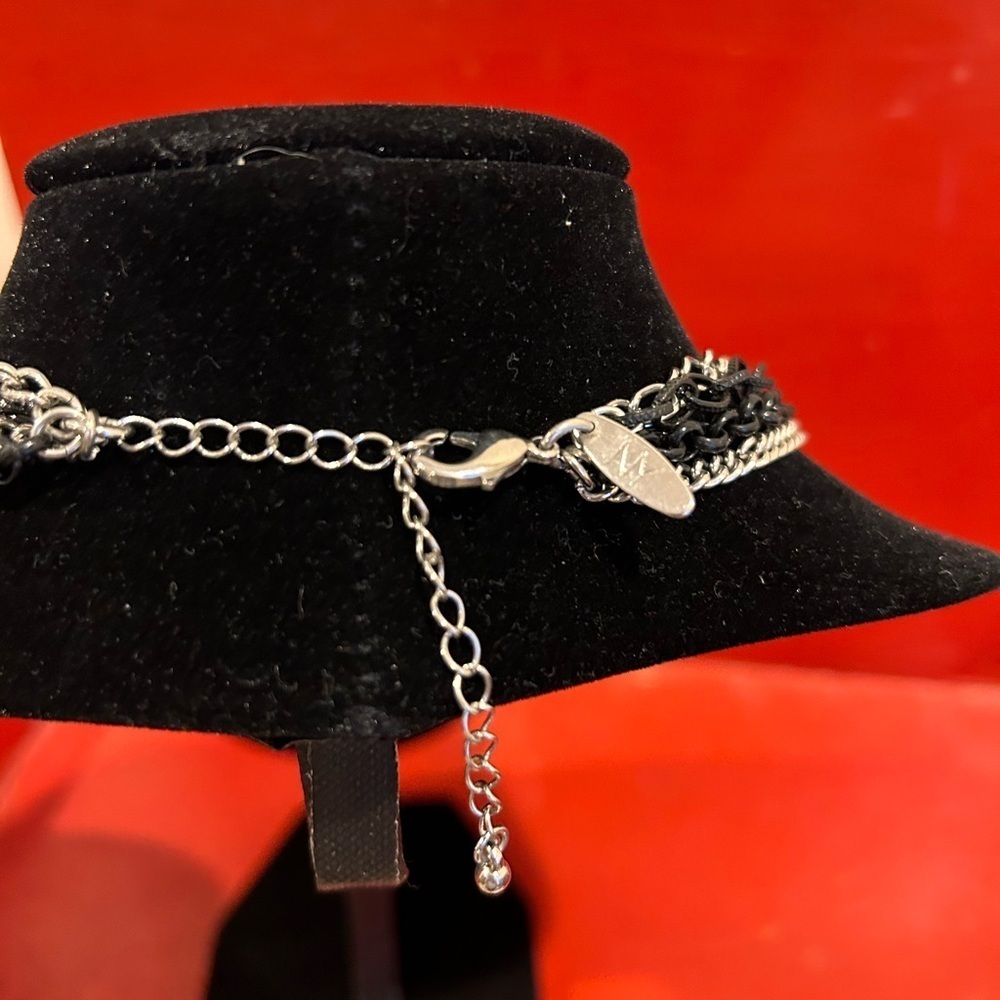 New York and Co Necklace - Picture 4 of 4